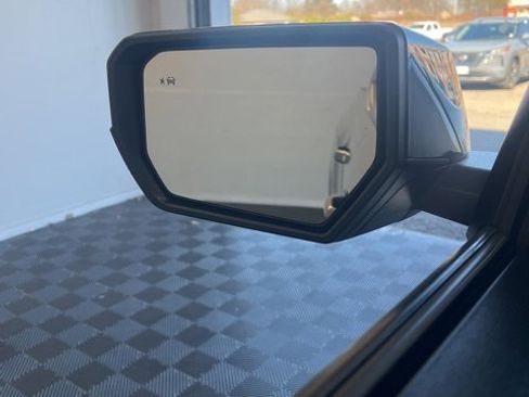 Used 2023 Chevrolet Colorado LT w/ LT Convenience Package III image 42