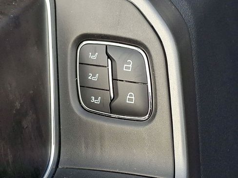 Used 2024 Ford F250 Lariat w/ Chrome Package image 28