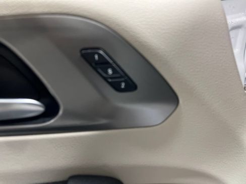 Used 2023 Chrysler Pacifica Touring-L FWD image 20