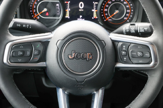 Used 2026 Jeep Wrangler Unlimited Sahara AWD/4WD image 7