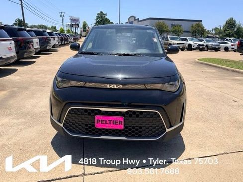 Certified 2025 Kia Soul LX w/ LX Technology Package FWD image 2
