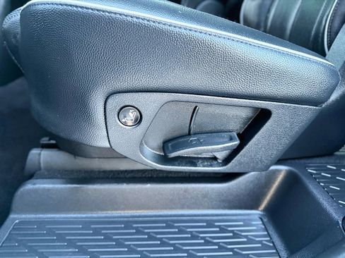 Used 2024 Hyundai Palisade Limited image 17