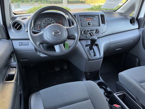 Used 2016 Nissan NV200 S w/ Back Door Glass Package image 15