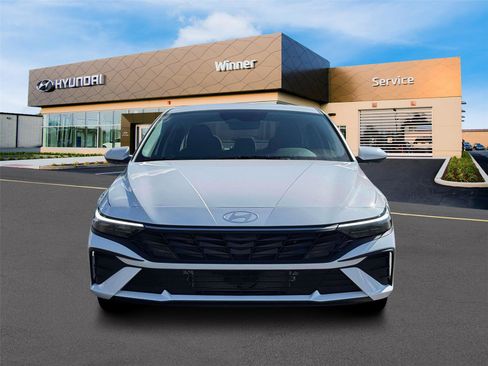New 2026 Hyundai Elantra Hybrid FWD image 12