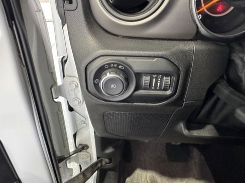 Used 2018 Jeep Wrangler Sport image 14