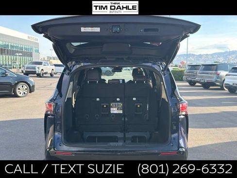 Used 2023 Toyota Sienna Platinum AWD/4WD image 10