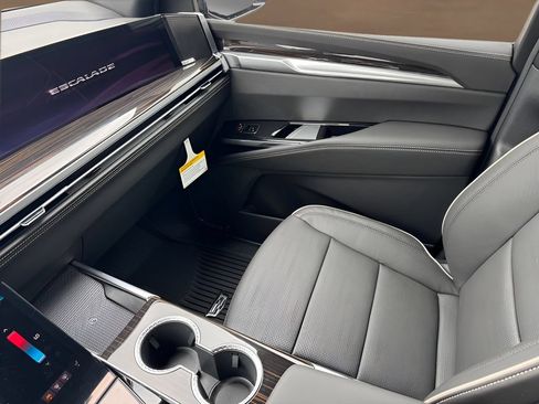 New 2026 Cadillac Escalade Luxury w/ Touring Package AWD/4WD image 30