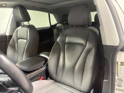 Used 2019 Audi Q8 Premium AWD/4WD image 3