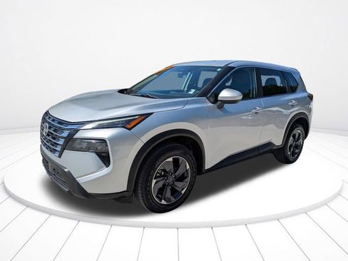 Used 2024 Nissan Rogue SV FWD image 8