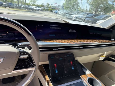 New 2026 Cadillac Escalade Platinum Sport AWD/4WD image 27