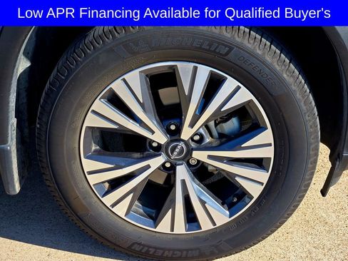 Used 2022 Nissan Rogue SV image 9