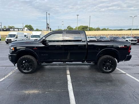 Used 2019 RAM 2500 Laramie w/ Black Appearance Package AWD/4WD image 6