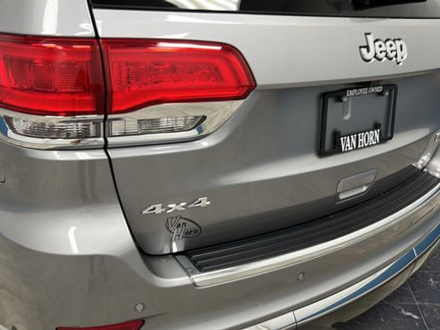 Used 2020 Jeep Grand Cherokee Summit w/ Skid Plate Group AWD/4WD image 42