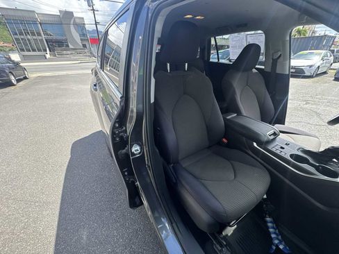 Used 2023 Toyota Highlander L FWD image 24