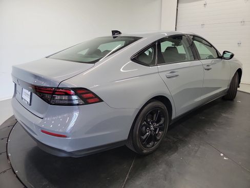 Used 2025 Honda Accord SE image 9