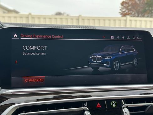 Used 2021 BMW X7 xDrive40i w/ Executive Package image 46