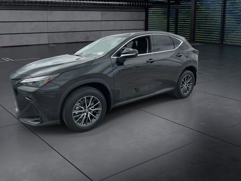 Used 2025 Lexus NX 250 FWD w/ Accessory Package (K3) image 4