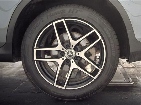 Used 2019 Mercedes-Benz GLC 300 4MATIC w/ Multimedia Package image 24