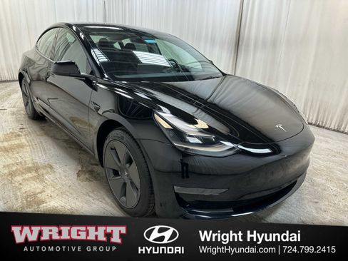 Used 2023 Tesla Model 3 Standard Range image 1