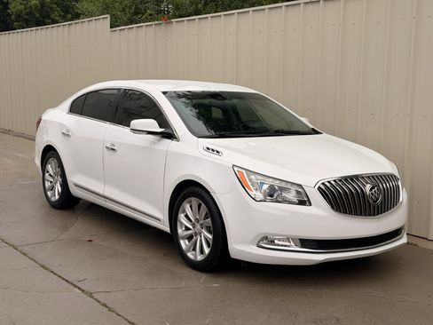 Used 2015 Buick LaCrosse Leather w/ Experience Buick Package FWD image 2