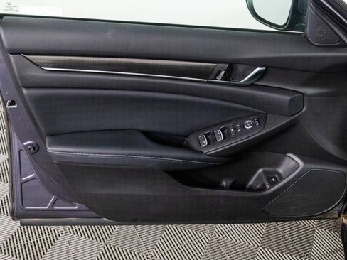 Used 2018 Honda Accord Sport image 31