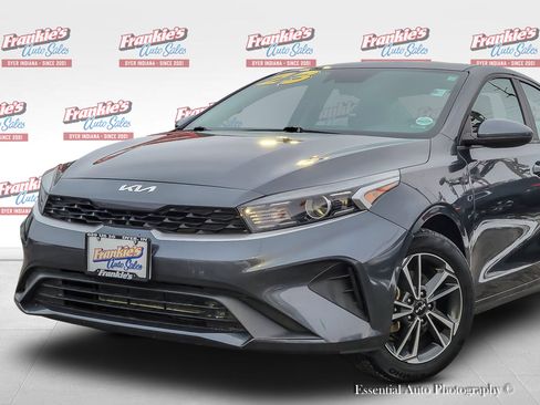 Used 2023 Kia Forte LXS image 2