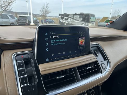 Used 2023 Chevrolet Suburban Premier image 25