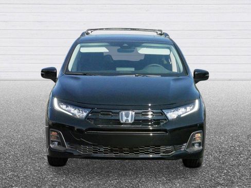 New 2026 Honda Odyssey Touring image 9