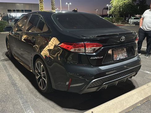 Used 2022 Toyota Corolla SE image 2