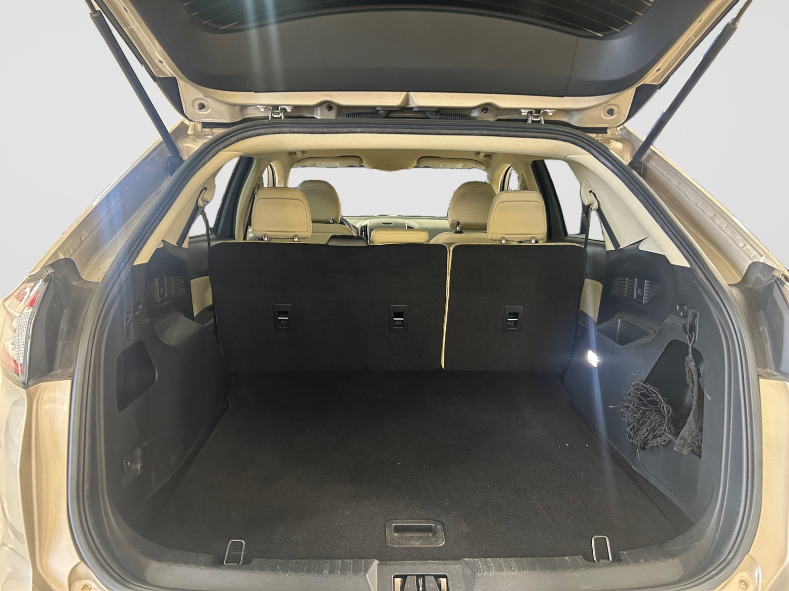 Used 2018 Ford Edge SE FWD image 14