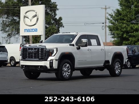 Used 2024 GMC Sierra 2500 Denali Ultimate AWD/4WD image 3