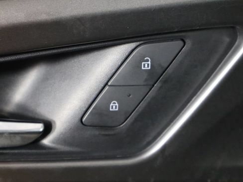 Used 2024 Chevrolet Equinox EV RS FWD image 20