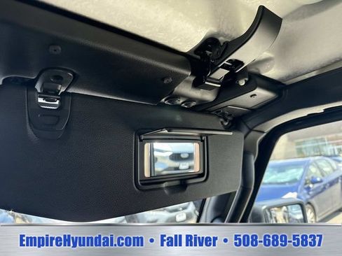 Used 2025 Jeep Wrangler Unlimited Sahara AWD/4WD image 26