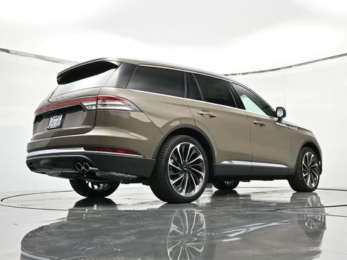 New 2025 Lincoln Aviator Reserve w/ Illumination Package RWD image 44
