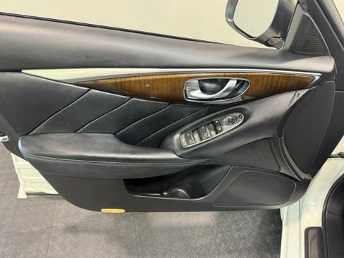 Used 2019 INFINITI Q50 Luxe w/ Essential Package (3.0T Luxe) image 11