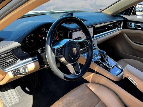 Used 2019 Porsche Panamera RWD image 16