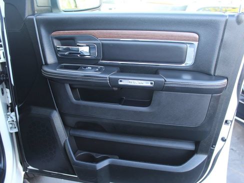 Used 2017 RAM 1500 Laramie w/ Convenience Group AWD/4WD image 21