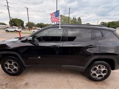 Used 2022 Jeep Compass Trailhawk w/ Trailhawk Elite Group AWD/4WD image 2