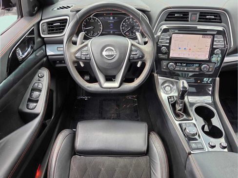 Used 2023 Nissan Maxima SR w/ Sport Mat Group FWD image 11