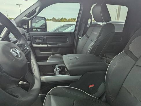 Used 2025 RAM 2500 Laramie AWD/4WD image 9