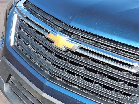 Used 2023 Chevrolet Traverse LS image 24