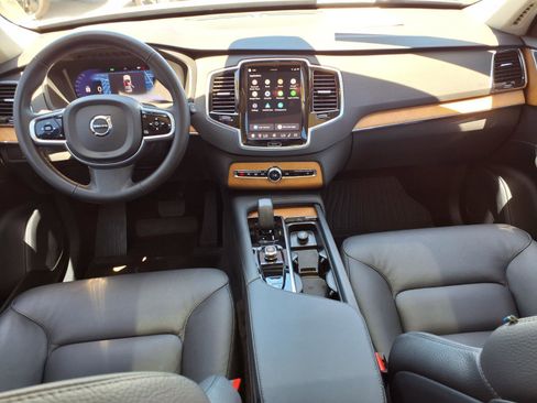 Certified 2024 Volvo XC90 B6 Plus AWD/4WD image 17