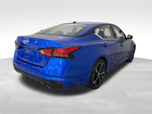 Used 2025 Nissan Altima 2.5 SR FWD image 5