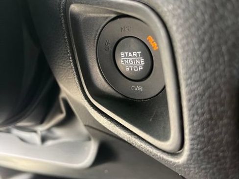 Used 2024 Jeep Gladiator Sport AWD/4WD image 19