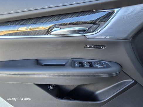 Used 2020 Cadillac XT6 Premium Luxury image 14