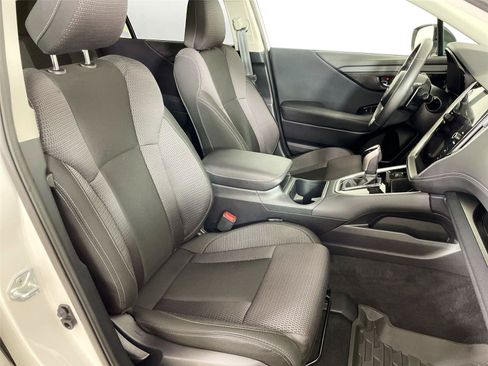 Used 2025 Subaru Outback Premium AWD/4WD image 29