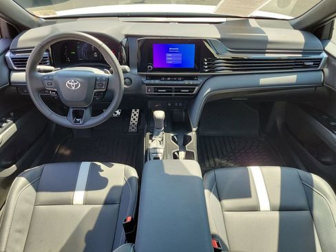 Used 2026 Toyota Camry Hybrid image 13