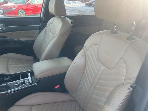 Certified 2024 Kia Sorento SX Prestige w/ Olive Brown Leather Package image 5