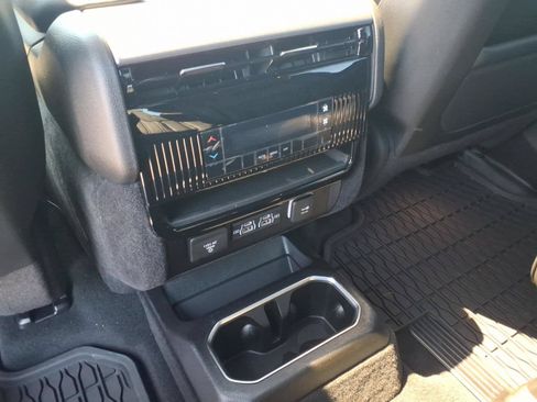 New 2026 Jeep Grand Wagoneer 4WD image 9