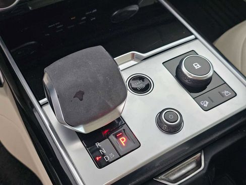 Used 2023 Land Rover Range Rover Long Wheelbase SE image 33